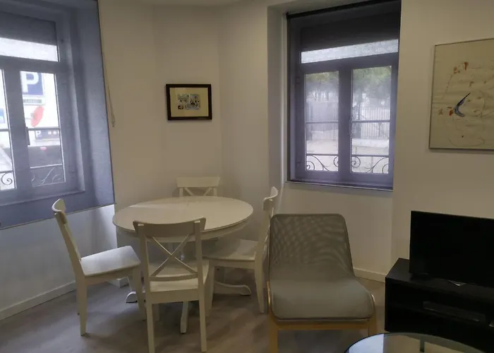 Dobairro Suites At Merces